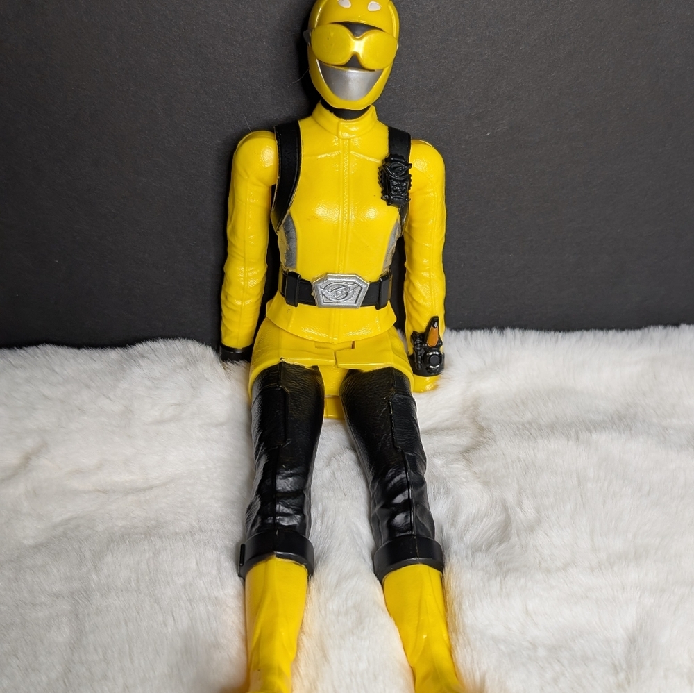 Yellow Power Ranger - Picture 5 of 7